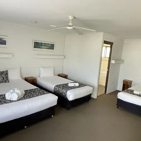 Coastal Bay Motel Coffs Harbour Room photo