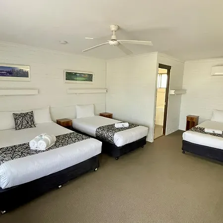 Coastal Bay Motel Coffs Harbour Room photo