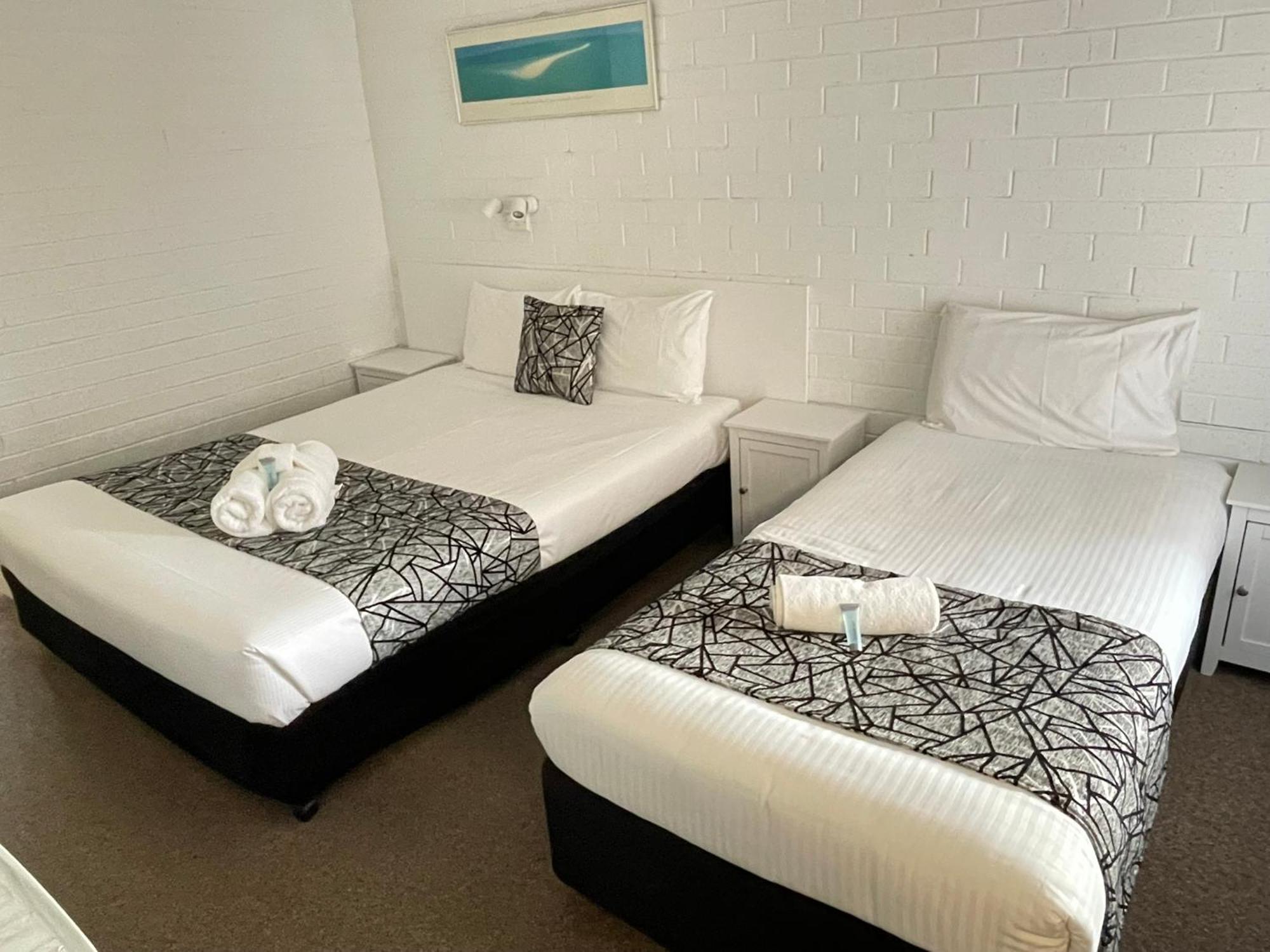 Coastal Bay Motel 3*