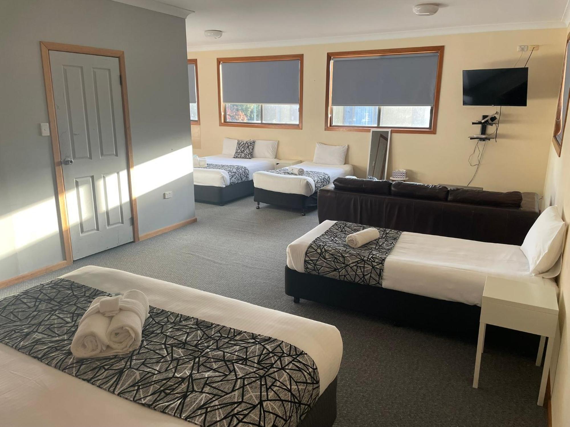 Coastal Bay Motel 3*