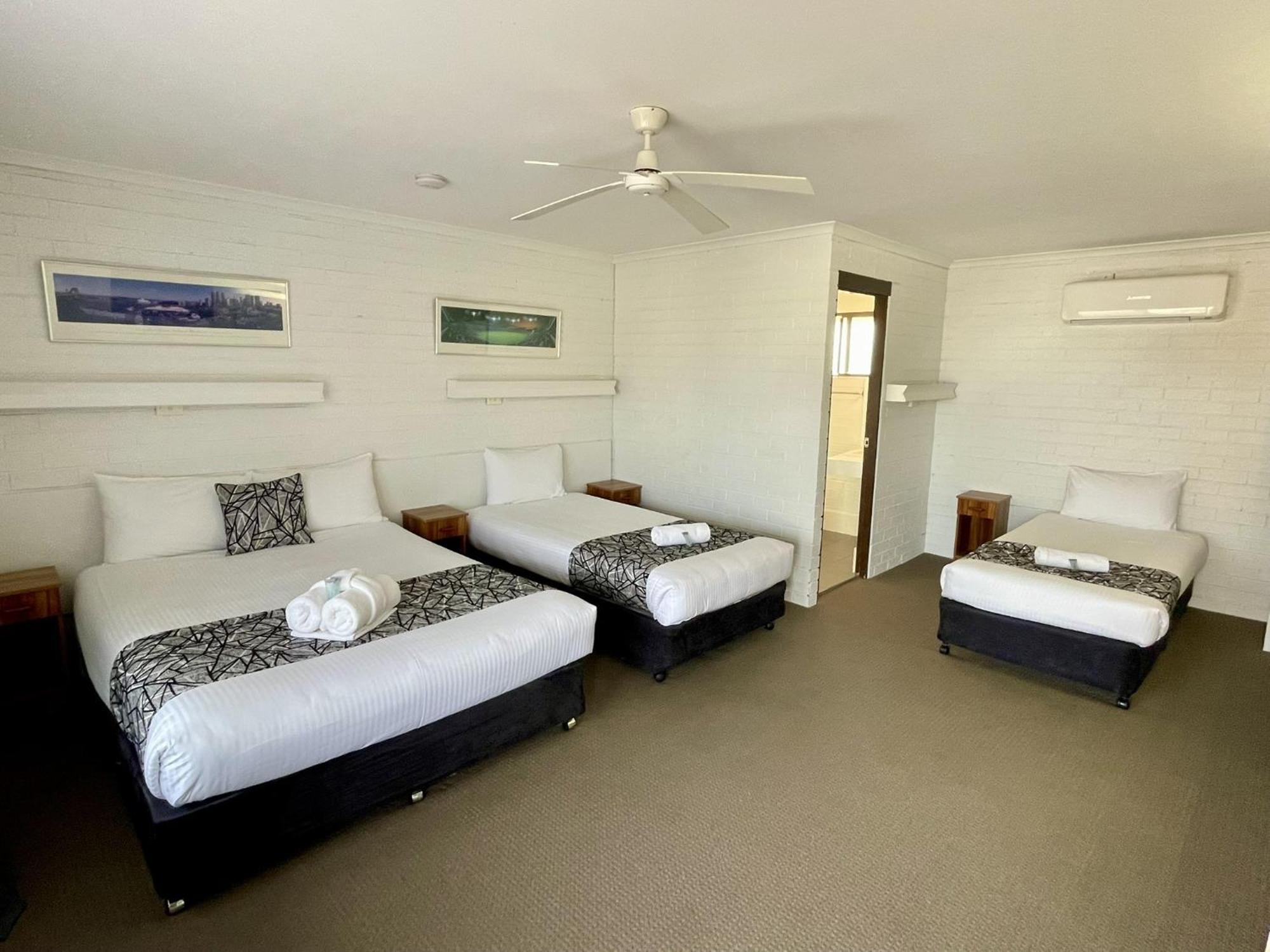 Coastal Bay 3*