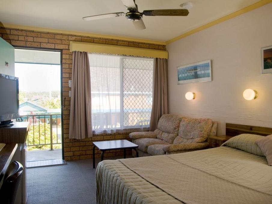 Coastal Bay Motel 3*